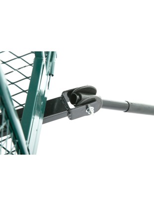 Gartenwagen mit Metallzaun und Plane