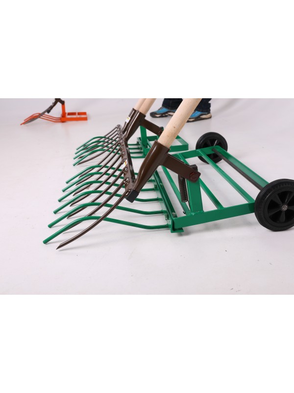 Innovative forks with wheels for aeration and tillage 75 cm wide 