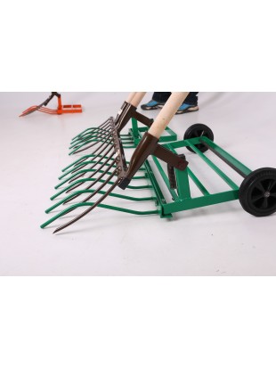 Innovative forks with wheels for aeration and tillage 60 cm wide 